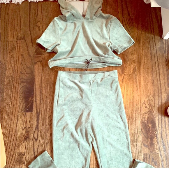 ✨Velvet Set - Picture 1 of 1